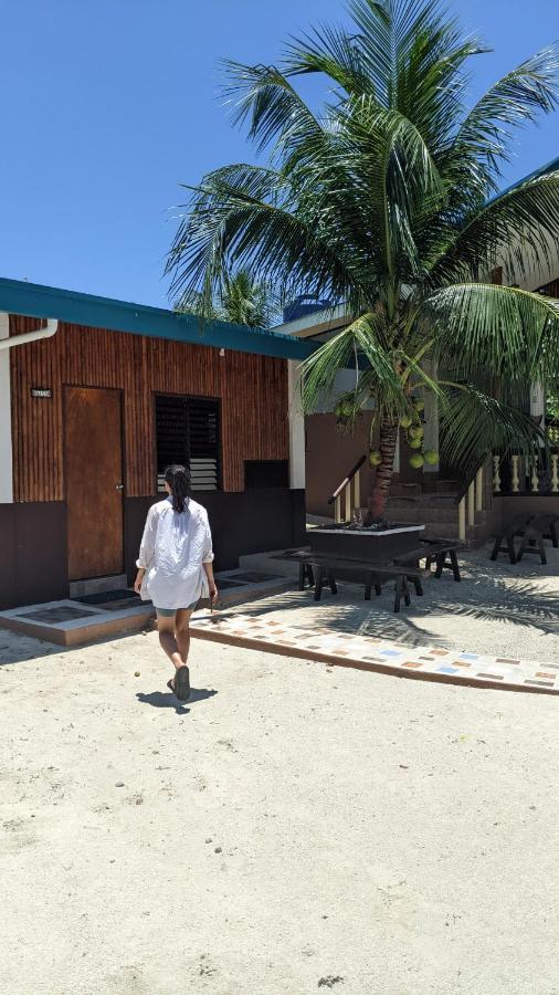 Maya Guest House - Sipaway Island San Carlos  Eksteriør bilde